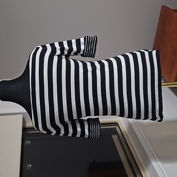 Ralph Lauren Cotton Black & White Stripped Ladies Top Size S. Sleeves ½-Length - Picture 3 of 11